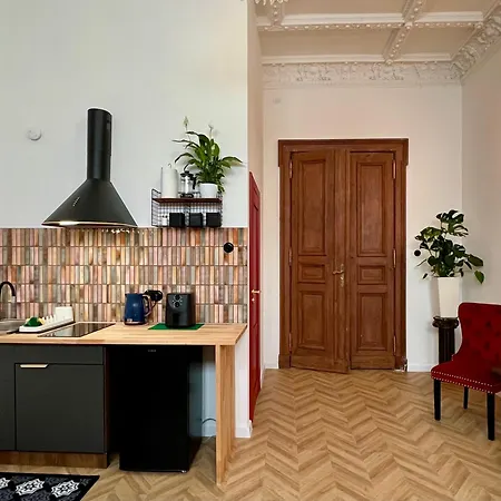 Stacja Piotrkowska 82 No1 Apartment *